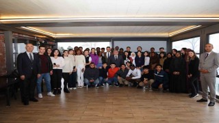 Rektör Özölçer, geleneksel Karaelmas TÖMER kahvaltısında kültür elçileriyle buluştu