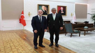Rektör Usludan Sağlık Bakanı Memişoğluna ziyaret