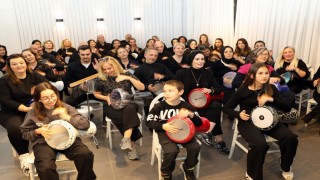 Ritimle gelen dostluk: 7den 70e herkes aynı melodide buluşuyor