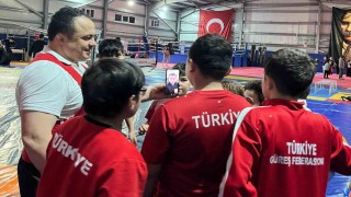 Rıza Kayaalpten Vezirköprülü güreşçilere moral