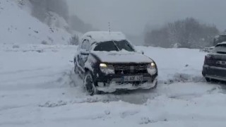 Sakaryada kar mesaisi: Kimi yolda kaldı, kimi keyfini çıkardı