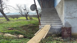 Sakaryada merdivenden düşen şahıs yaralandı