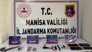 Salihlide ikamete uyuşturucu operasyonu