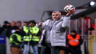 Samsunspor Teknik Direktörü Reis: İlk yarı bizim adımıza başarılı geçti