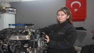 Sanayinin tek kız çırağı: 17 yaşındaki Dilem, hayalinin peşinde koşuyor