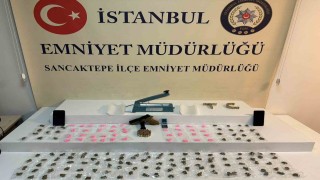 Sancaktepede düzenlenen operasyonda çok sayıda uyuşturucu madde ele geçirildi