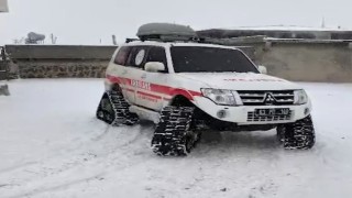 Şanlıurfada hastalar paletli ambulanslarla hastaneye ulaştırıldı