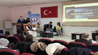Şaphane MYOda Sosyo-Ekonomik Analiz ve Politika Geliştirme Öğrenci Çalıştayı başlıklı etkinlik