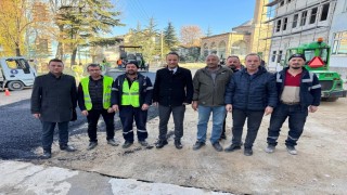 Saray Mahallesinde asfalt çalışmaları sürüyor