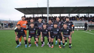 Selendi Belediyespor liderliğe yükseldi