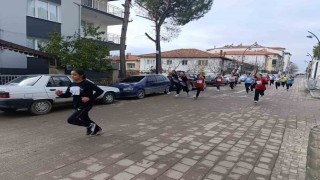 Selendide kros yarışı nefes kesti