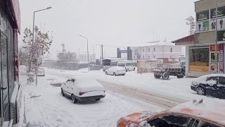 Sincikte kar yağışı ilçeyi beyaza bürüdü