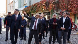 Sındırgıda depremin yaraları sarılıyor