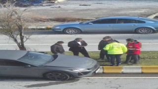 Şırdancı Mehmet yayaya çarptı: Kadının kolu ve bacağı kırıldı