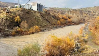 Şırnakta yağış sonrası Hezil Çayı coştu, suyun debisi yükseldi