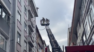 Şişlideki çatı yangını paniğe neden oldu