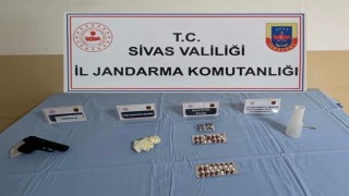 Sivasta jandarma, uyuşturucu ticaretine geçit vermedi