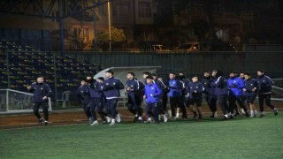 Söğütsporda Teknik Direktör Savaş Akgün ilk antrenmanına çıktı