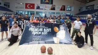 Sokak basketbolu Hakkâride nefes kesti