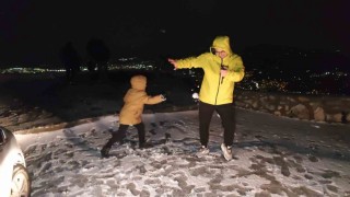 Spil Dağı Milli Parkına mevsimin ilk karı yağdı