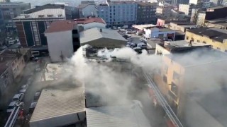 Sultangazide bir binada çıkan yangında can pazarı: Alevlerin arasından atladı