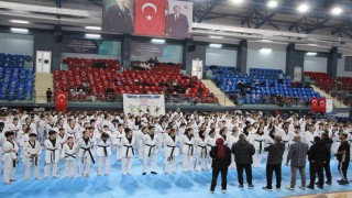 Taekwondo siyah kuşak terfi sınavları Düzcede yapıldı