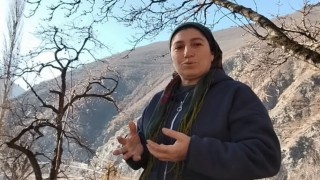 Tarla faresiyle kurduğu diyalog sosyal medyada ilgi çekti