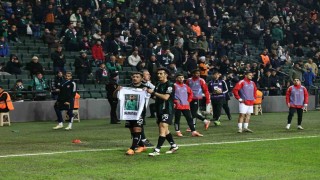 Tayfur Bingöl attığı golden sonra Uğurcan Bekçi tişörtü açtı