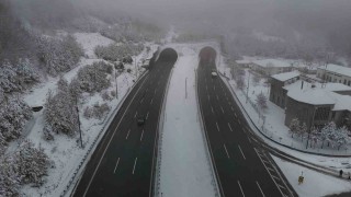 TEMin Bolu geçişinde kar yağışı etkili oluyor