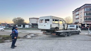 Termede görüntü kirliliğine neden olan hurda araçlar toplandı