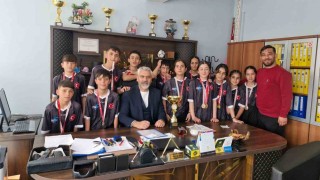 TESKOMB Süphan Ortaokulundan korfbolda şampiyonluk gururu
