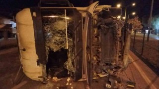 Tır ile otomobilin çarpıştığı kazada tır yan yattı; 2 yaralı
