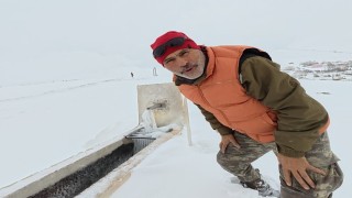 Tokatta eksi 10 derece çeşmeyi dondurdu