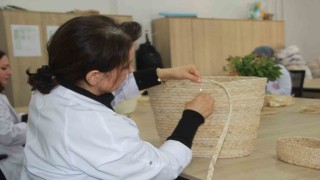 Topraktan gelen miras tasarımla buluştu: Mısır kabuğu kadınların elinde hayat buluyor
