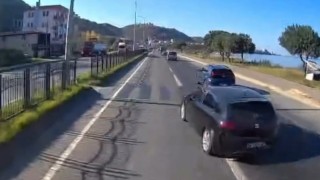 Trabzonda kazaya davetiye çıkartan yollar ve sürücüler araç kameralarına yansıdı