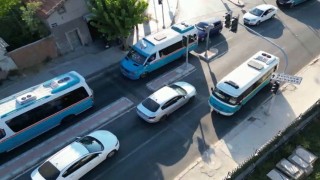 Trafikten kaçan dolmuş şoförü 200 metre ters şeritte gitti