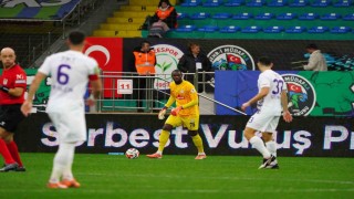 Trendyol Süper Lig: Çaykur Rizespor: 1 - Eyüpspor: 0 (İlk yarı)
