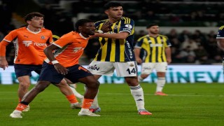 Trendyol Süper Lig: RAMS Başakşehir: 0 - Fenerbahçe: 0 (İlk yarı)