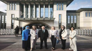 Türk Tıp Dünyası Kurultayında Kakaçoğluna teşekkür