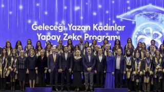 Turkcellin ‘Geleceği Yazan Kadınlar Yapay Zekâ Projesi mezunlarını verdi