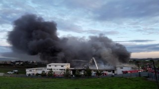 Tuzlada kauçuk fabrikasında korkutan yangın