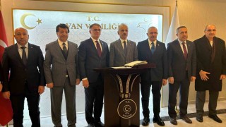 Ulaştırma ve Altyapı Bakanı Uraloğlu, Vana geldi