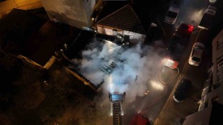 Ümraniyede gecekondu yangını: Ev kullanılamaz hale geldi