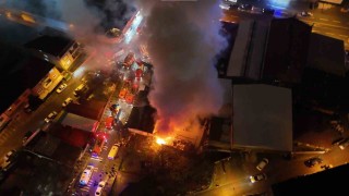 Ümraniyede kereste deposunda yangın
