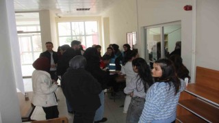 Üniversite öğrencileri kan bağışı için sıraya girdi