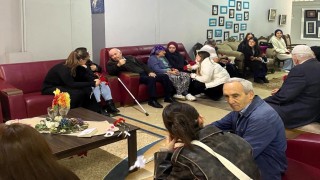 Üniversiteli gençlerden huzurevi ziyareti