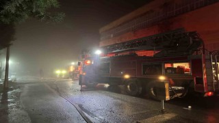 Uşakta poşet fabrikasında çıkan yangın söndürüldü