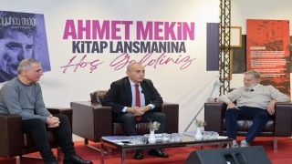 Usta oyuncu Ahmet Mekin, gençliğinin geçtiği Küçükçekmecede komşularıyla buluştu