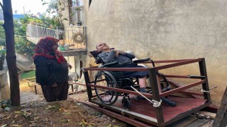 Üvey oğlum demedi, engelli oğluna eğitimi için hamallık yaparak evine raylı sistem kurdu