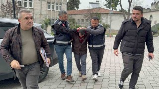 Üvey oğlunu bıçaklayarak öldürdü